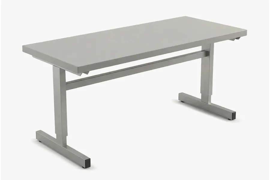 Werktisch NESO mit Tischblatt RAL 7047 und Gestell RAL 9007 von ADUKA